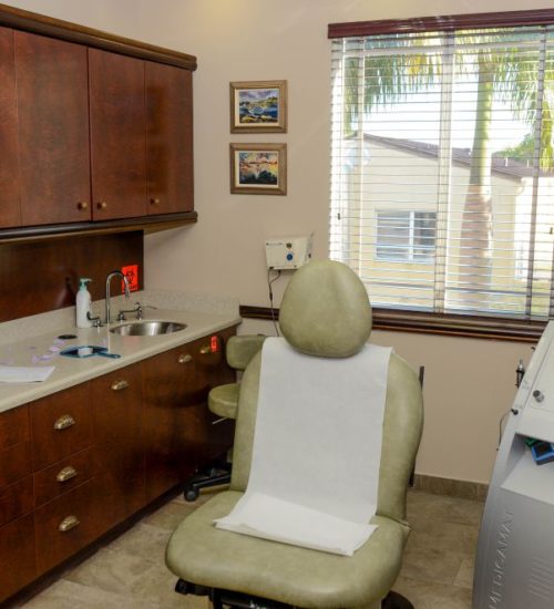 dr. longwill's patient treatment room